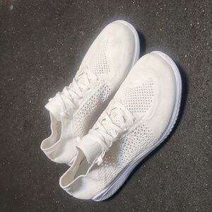 Nike Flyknit running shoes men's 10